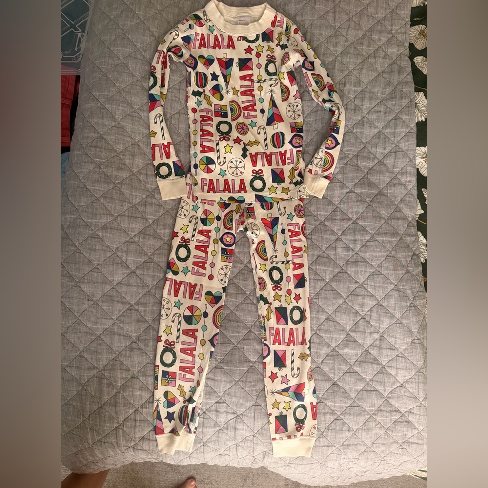 Hanna Andersson Holiday 'FALALA' Graphic Pajama Set - Colorful Icons on Cream